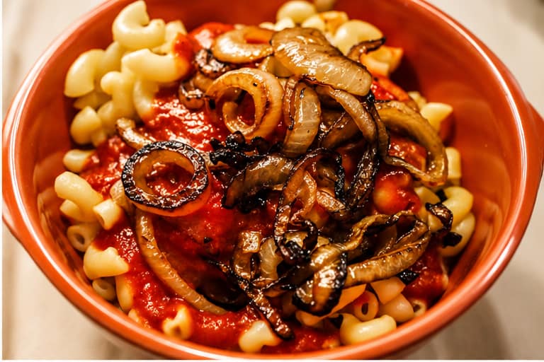 Ultimate streetfood: a bowl of Koshary