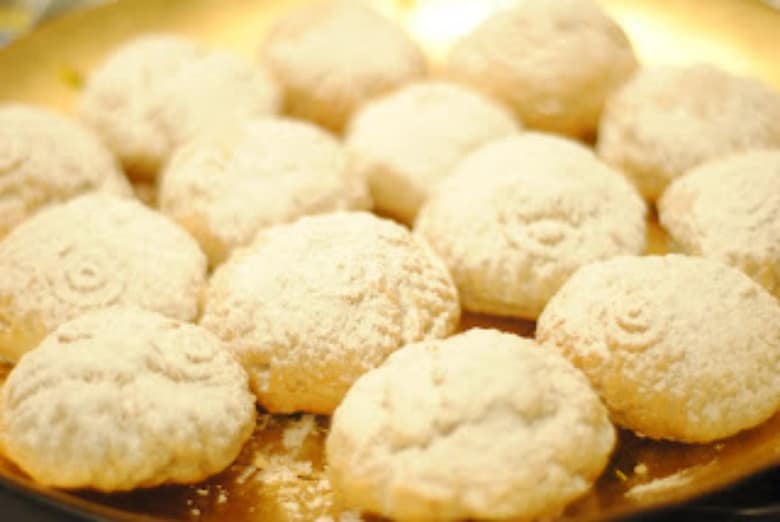 A tray of warm and fragrant kahk fresh from the oven ready to devour.